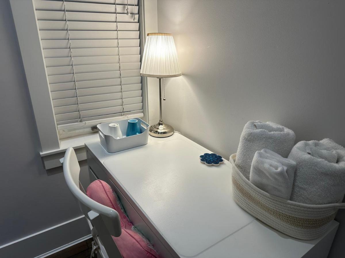 Vancouver West Cozy Retreat By Host Launch Екстериор снимка